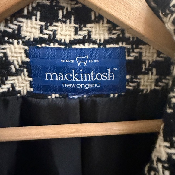 Mackintosh double-breasted houndstooth coat. Plaid Black and White Wool - Picture 6 of 6